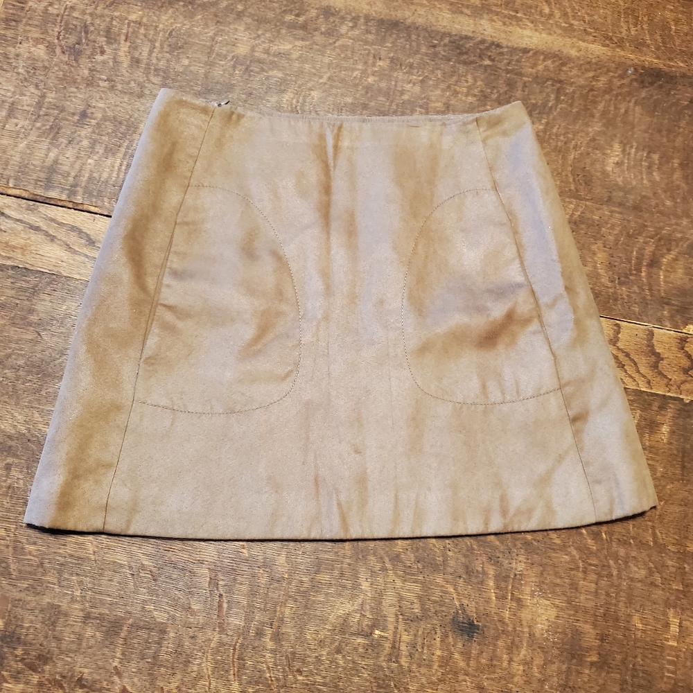 Zara basics tan vegan suede mini with front pockets, side zip